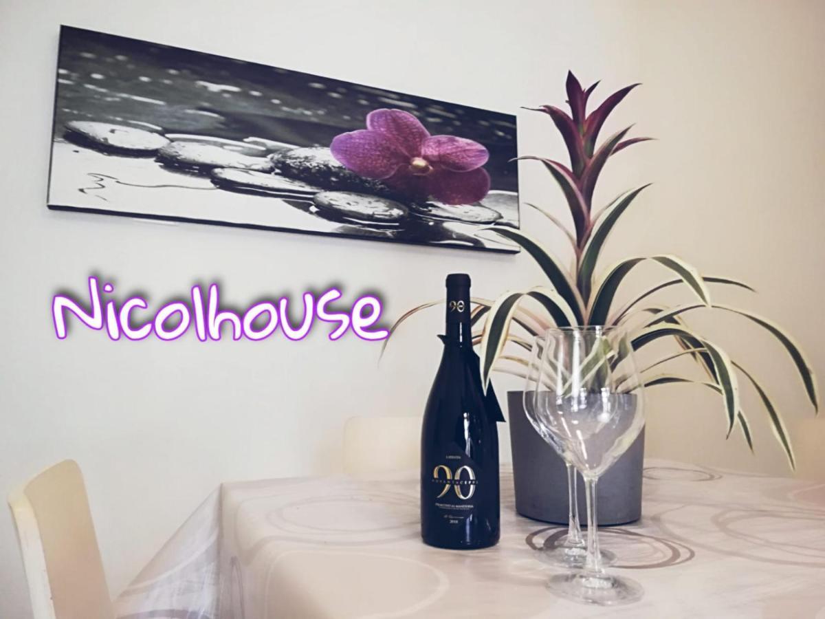 Nicolhouse Apartment Bari Bagian luar foto