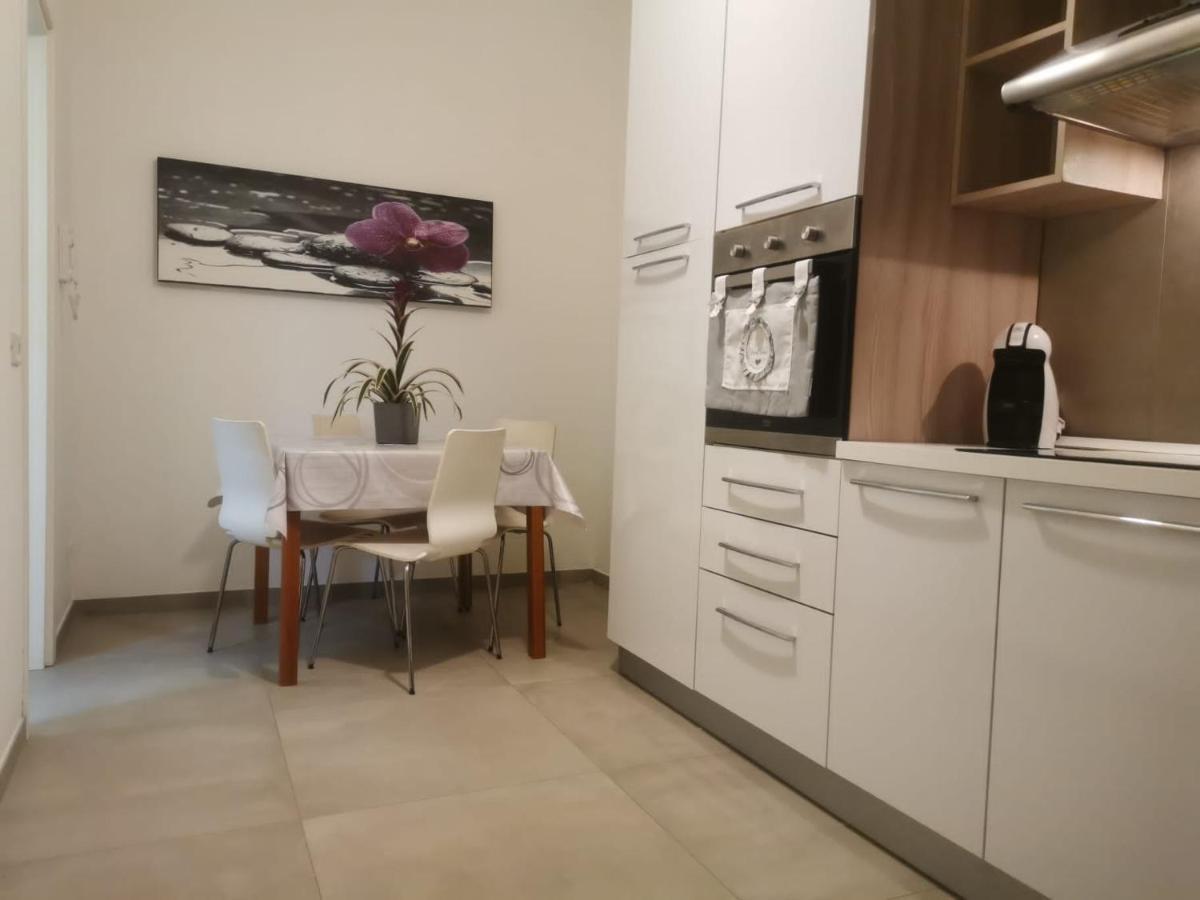 Nicolhouse Apartment Bari Bagian luar foto